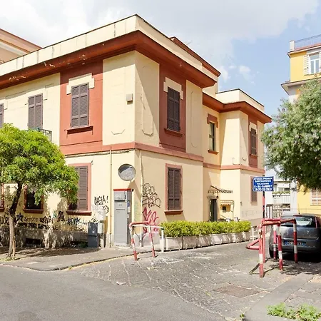 דירה Guesthost - Salvator Rosa Metro Station Flat