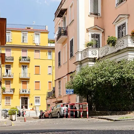 Guesthost - Salvator Rosa Metro Station Flat Daire Napoli